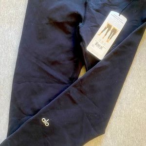 ALO yoga Capri, NWT